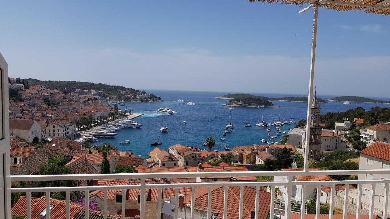 Apartments Bocin Rosso Hvar Town Exterior photo