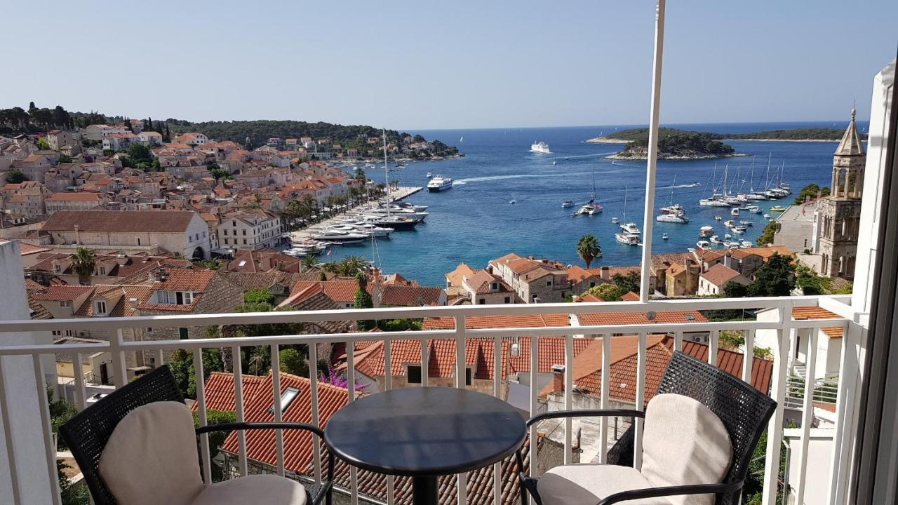 Apartments Bocin Rosso Hvar Town Exterior photo
