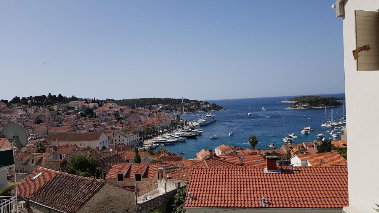 Apartments Bocin Rosso Hvar Town Exterior photo