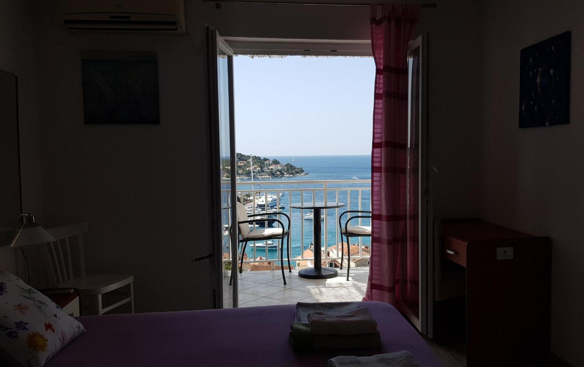 Apartments Bocin Rosso Hvar Town Exterior photo