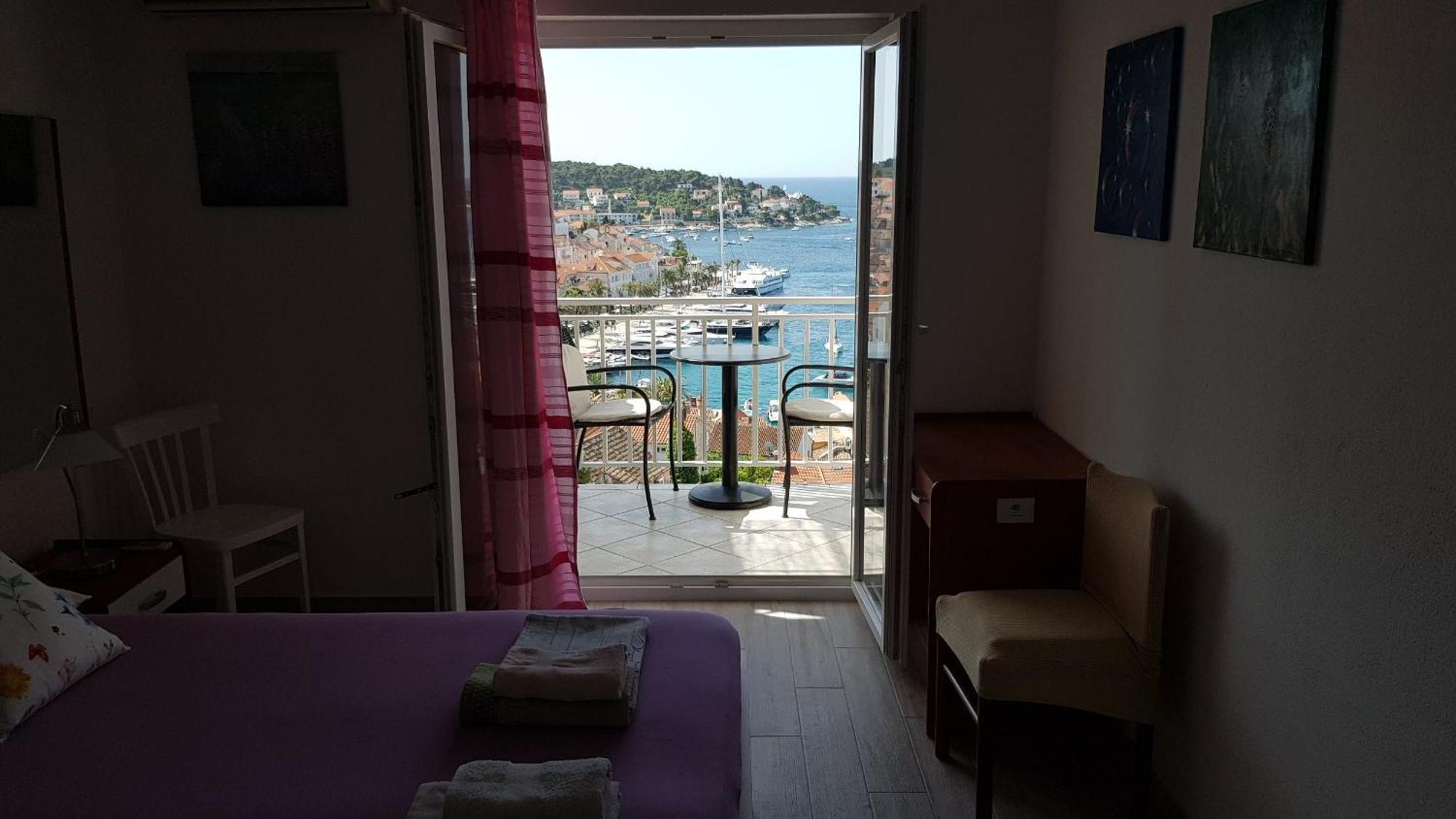 Apartments Bocin Rosso Hvar Town Exterior photo