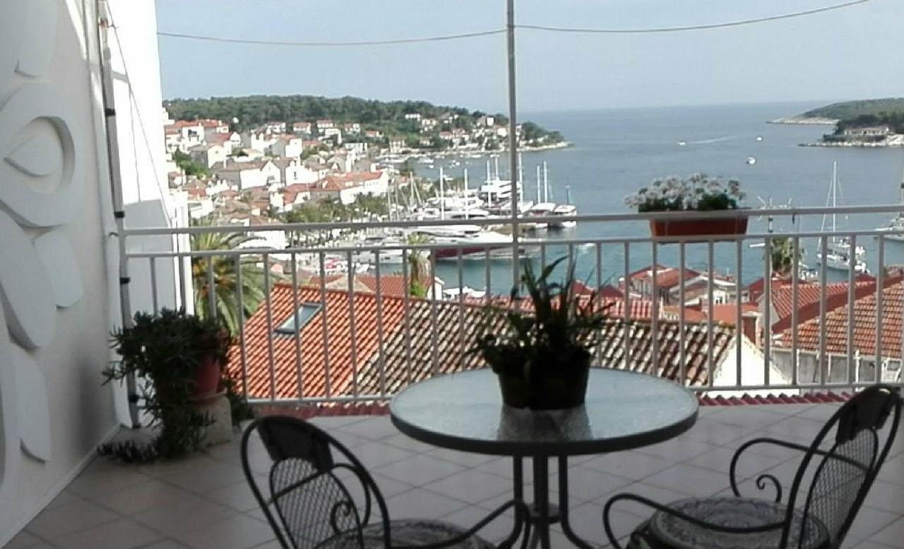 Apartments Bocin Rosso Hvar Town Exterior photo