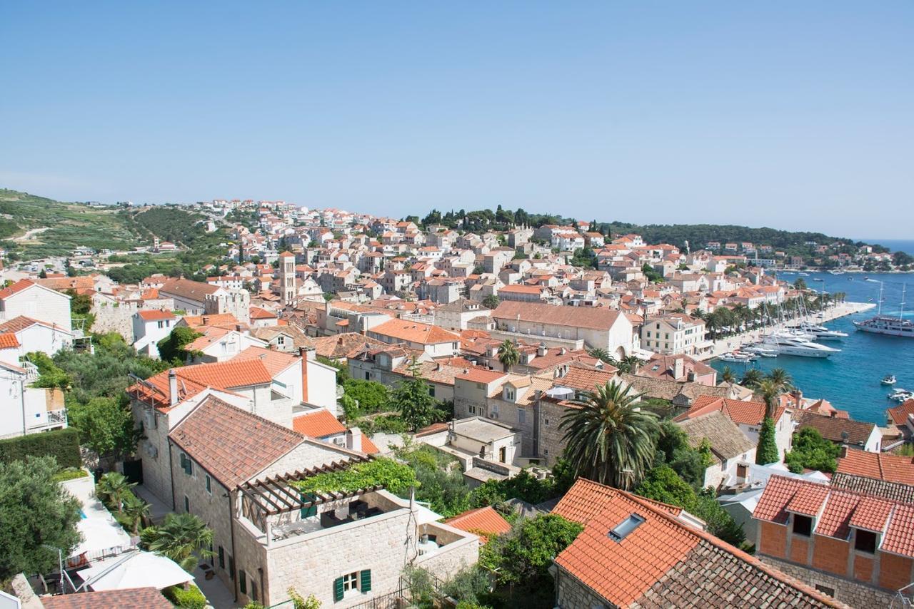 Apartments Bocin Rosso Hvar Town Exterior photo