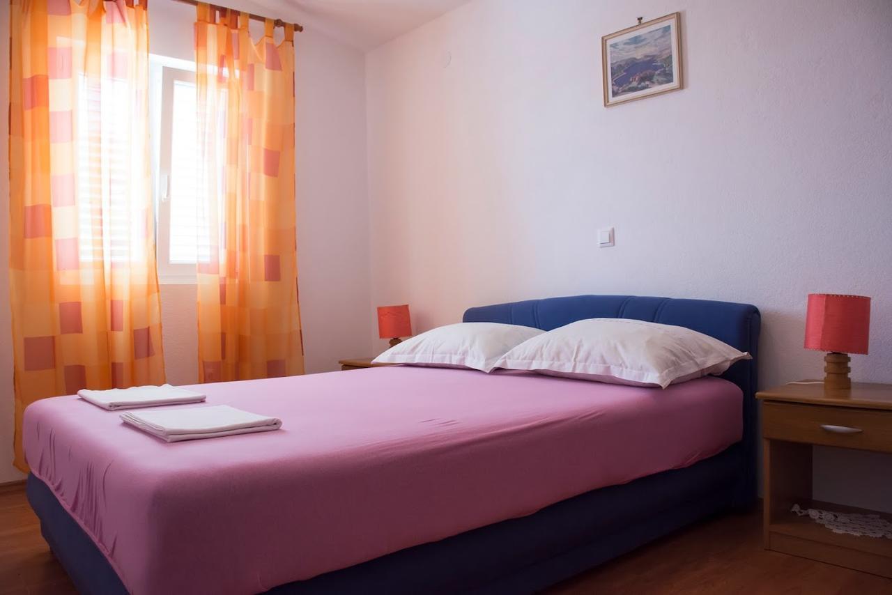 Apartments Bocin Rosso Hvar Town Exterior photo