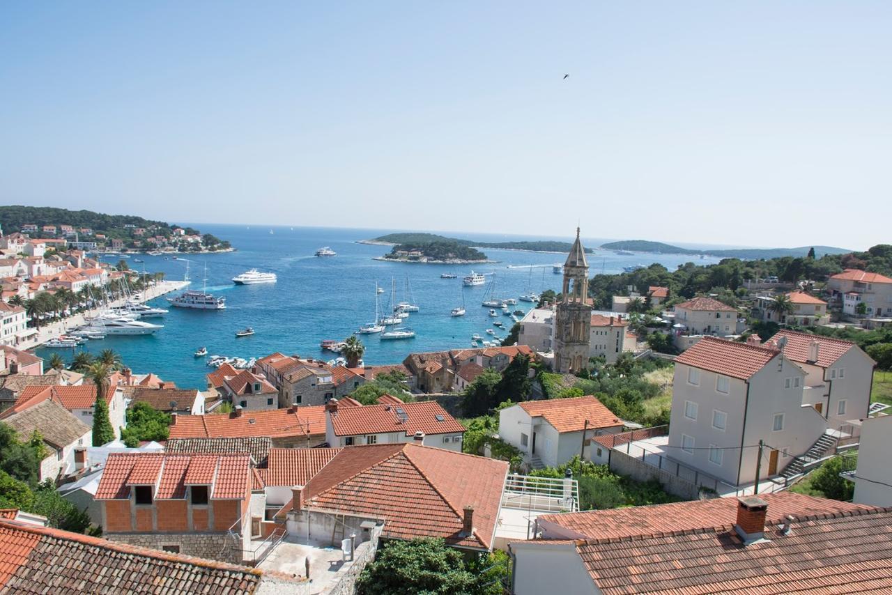Apartments Bocin Rosso Hvar Town Exterior photo