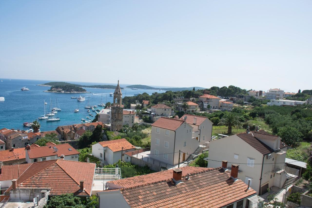 Apartments Bocin Rosso Hvar Town Exterior photo